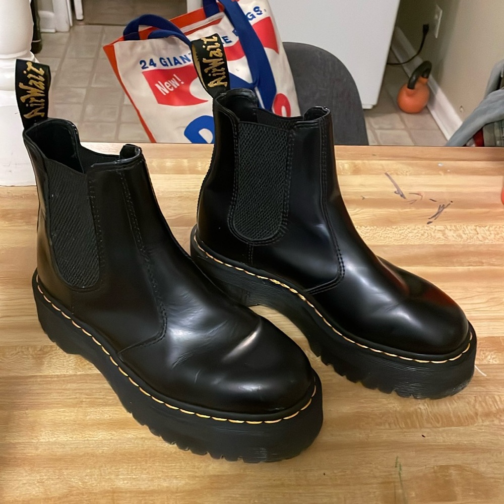 Dr. Martens AIRWAIR 2976 Smooth Leather Platform Chelsea Boots M7 W8 EU 39